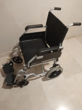 Silla de ruedas plegable