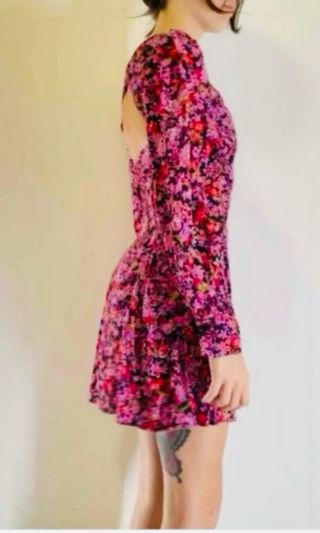 Vestido floral Zara