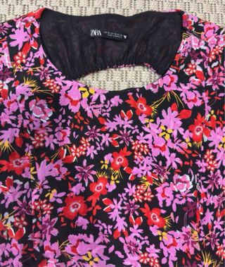 Vestido floral Zara