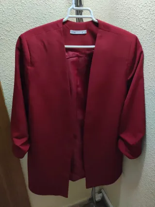 Blazer rojo sin cuello