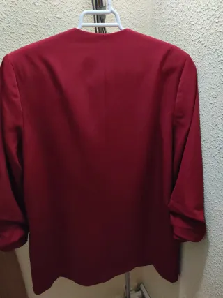 Blazer rojo sin cuello