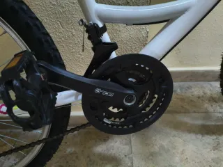 Bicicleta infantil 24 blanca y morada