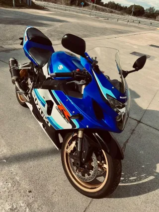 Suzuki GSX-R 600  EN PERFECTAS CONDICIONES