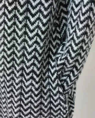 Chaqueta larga tejida chevron
