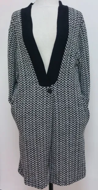 Chaqueta larga tejida chevron