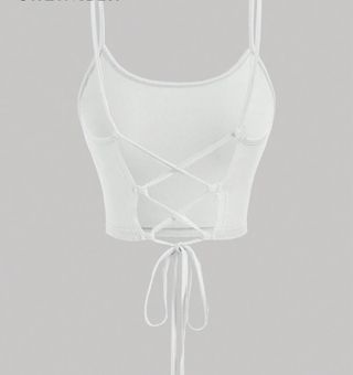 Tops blancos con tirantes y fruncido