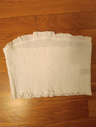 Tops blancos con tirantes y fruncido