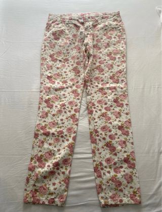Pantalón de flores rosa y blanco