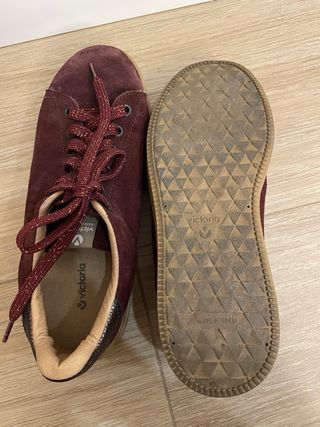 Bambas ante granate cordones brillantes Victoria