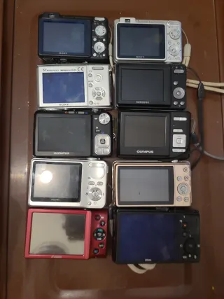 Lotto 28 di 10 fotocamere
