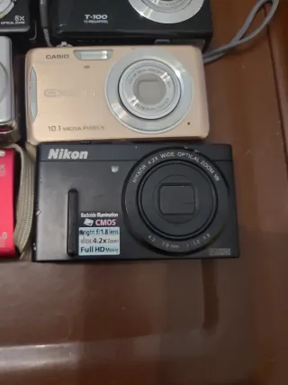 Lotto 28 di 10 fotocamere