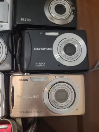 Lotto 28 di 10 fotocamere