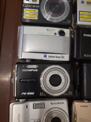 Lotto 28 di 10 fotocamere