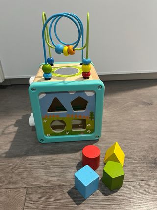 Cubo de actividades de madera para bebés