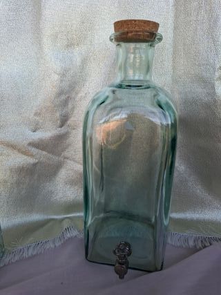 Juego de 3 botellas de vidrio con grifo