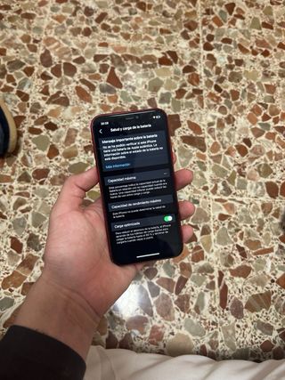 iPhone 11 64GB Rosso