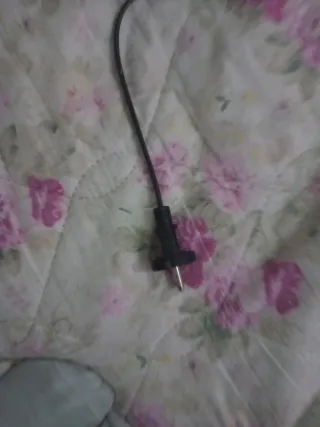 Secador de pelo gris y blanco