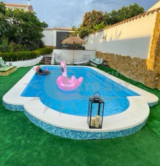 PISCINAS DE POLIESTER Y DEPOSITOS MAXIMA CALIDAD