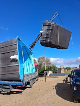 PISCINAS DE POLIESTER Y DEPOSITOS MAXIMA CALIDAD