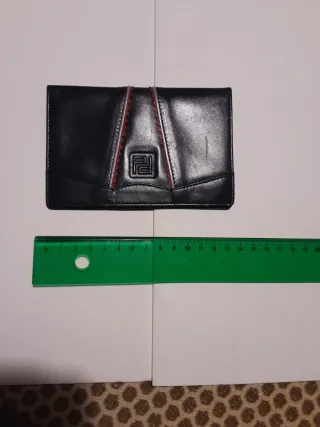 Cartera de cuero negra
