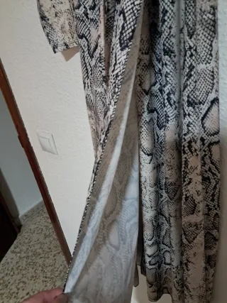 Vestido largo estampado serpiente