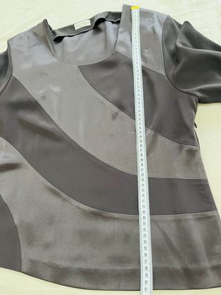 Conjunto blusa y falda de Adela Shepherd