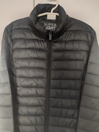 Chaqueta acolchada fina negra