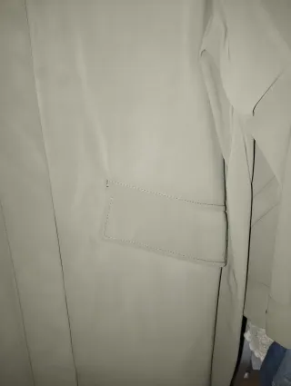 Chubasquero tipo gabardina zara color verde