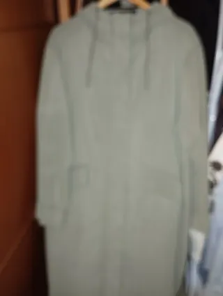 Chubasquero tipo gabardina zara color verde