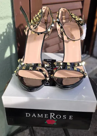 Sandali DAMNROSE neri con borchie dorate