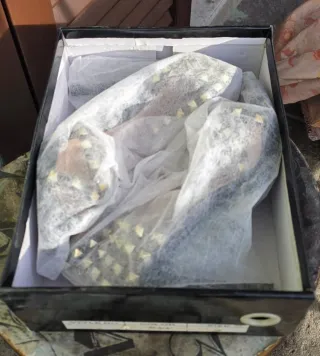 Sandali DAMNROSE neri con borchie dorate