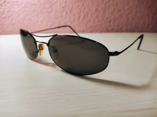 Confezione di occhiali da sole