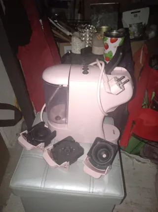 Cafetera multi cápsulas rosa  HOY