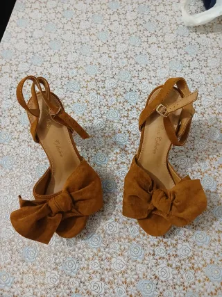 Sandalias Marrones con Lazo