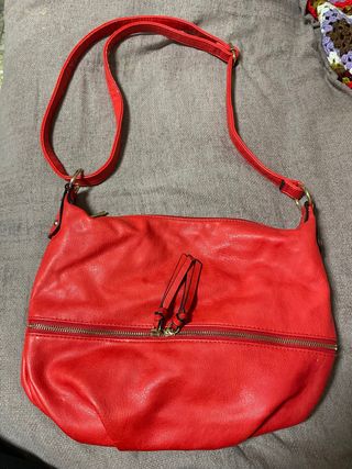 Bolso rojo de piel