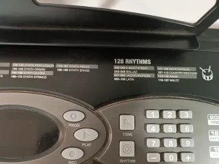 Teclado Alesis Melody 61 con soporte y banqueta