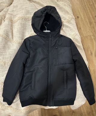 Giacchetta nera per bambini con cappuccio