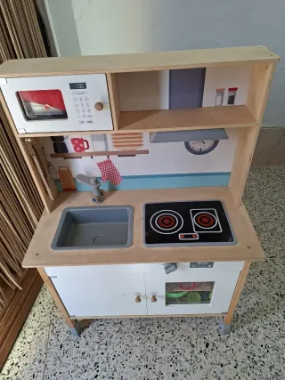 Cocinita de madera para niños