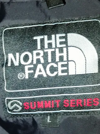 Chaleco The North Face Negro y Rojo
