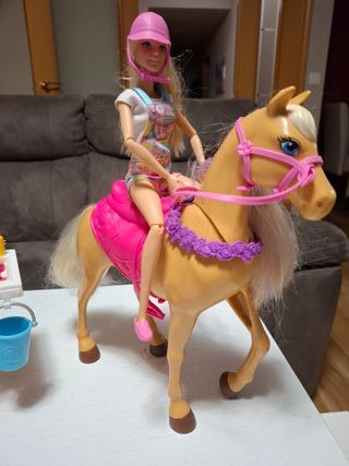 Barbie Un Día en el Establo