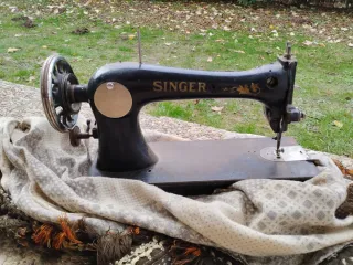 Máquina de coser Singer antigua