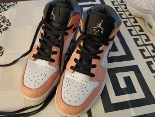 Zapatillas Air Jordan 1 Bota Rosa y Blanca