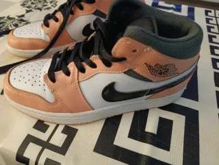 Zapatillas Air Jordan 1 Bota Rosa y Blanca