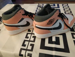 Zapatillas Air Jordan 1 Bota Rosa y Blanca