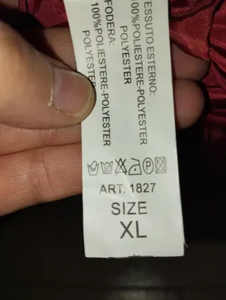 Plumas rojo con capucha