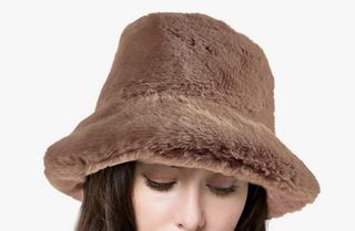 Gorro de pescador peludo grande