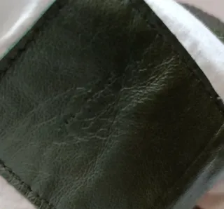 Cazadora piel verde .