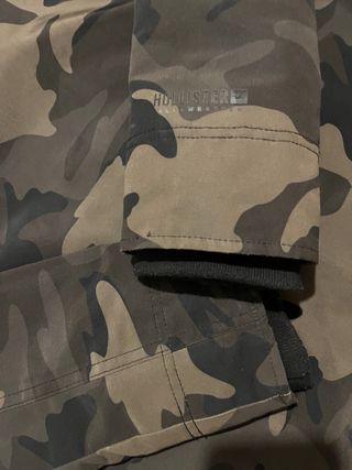 Abrigo Hollister Camuflaje Negro Verde