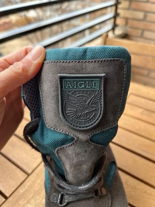 Botas de montaña Aigle grises y verde
