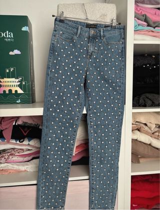 Pantalón vaquero Guess con pedrería